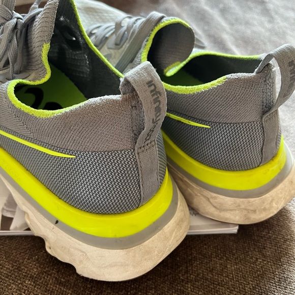 Nike REACT Gray & Lime Green FlyKnit Sneakers - Men’s Size 10 - Picture 7 of 14
